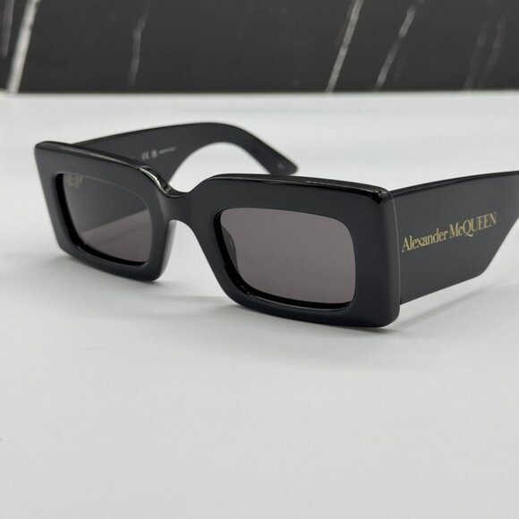 NEW ALEXANDER MCQUEEN AM0433S 001 SUNGLASSES WOMEN BLACK SQUARE EYEWEAR - Picture 6 of 13